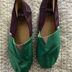 Wakai- Japanese TOMS- canvas flat- size 40